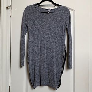 Long shirt gray with side zippers